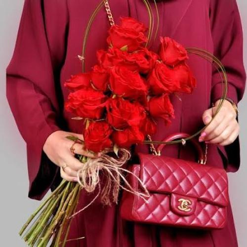 أنثى بنكة الازهار